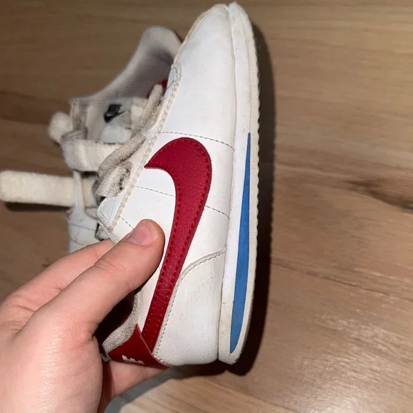 Nike Kids White and Red Velcro Sneakers - Picture 10 of 12